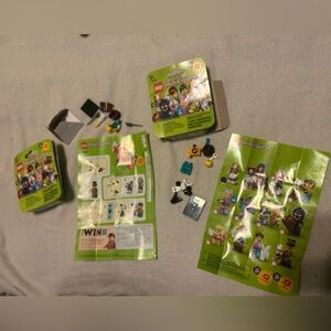 Lot of 2 series 27 Lego minifigures